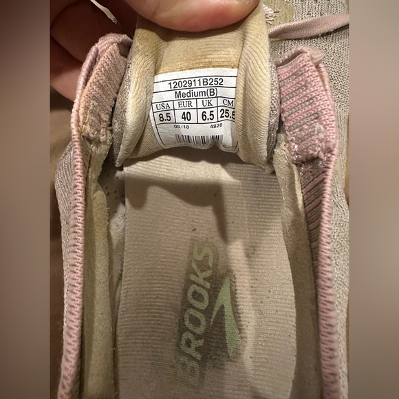Stylish Brooks Pink, Tan, and Greyish/Mauve Women's Sneakers size 8.5 - Picture 6 of 6